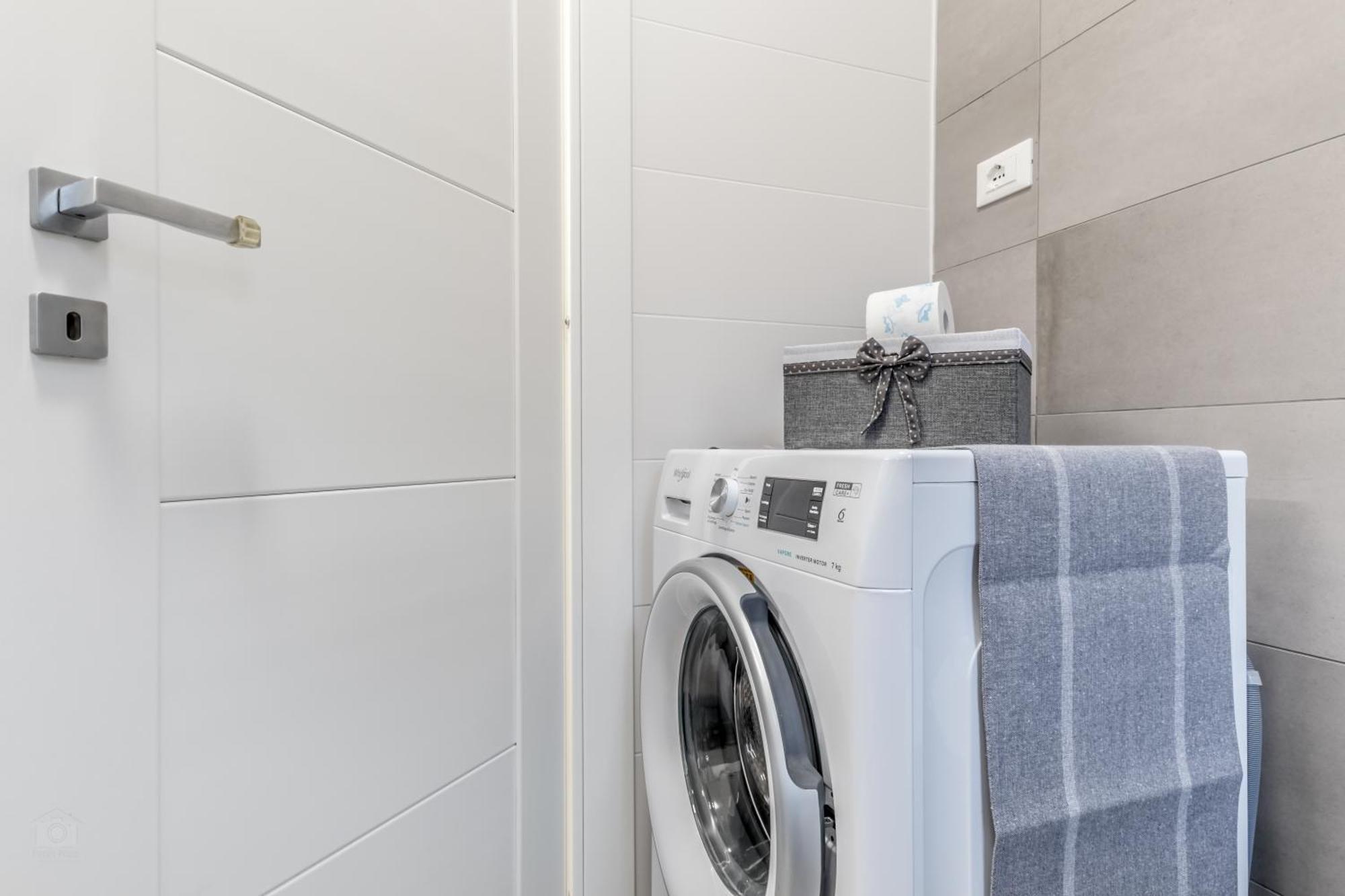 White Living R-home Apartamento Roma